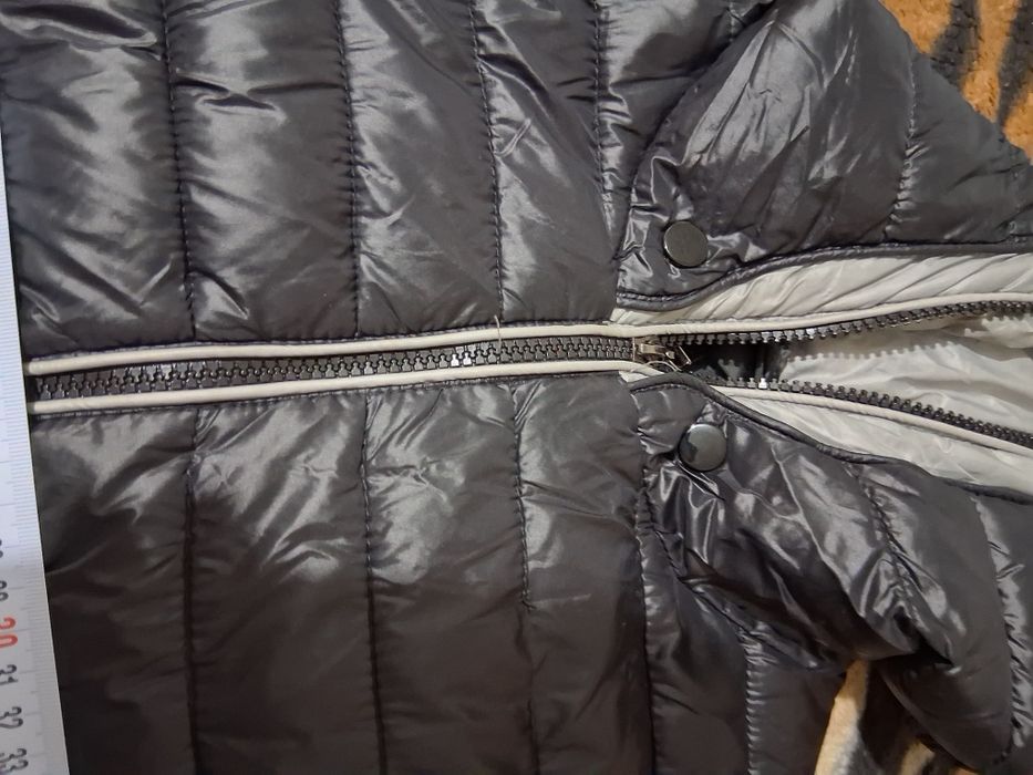 Geaca de dama arata impecabil