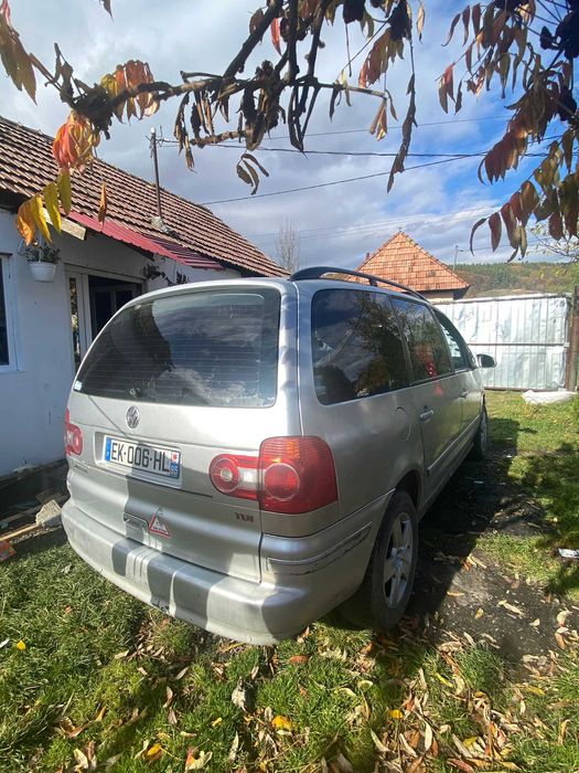 Volkswagen Sharan 2005 131cp 1850 euro negociabil