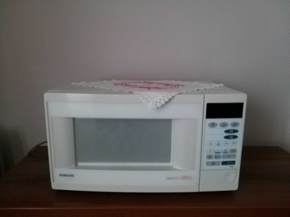 Cuptor cu microunde Samsung selection GRILL