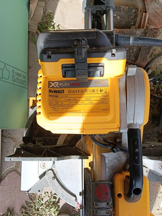 Circular DeWalt defect