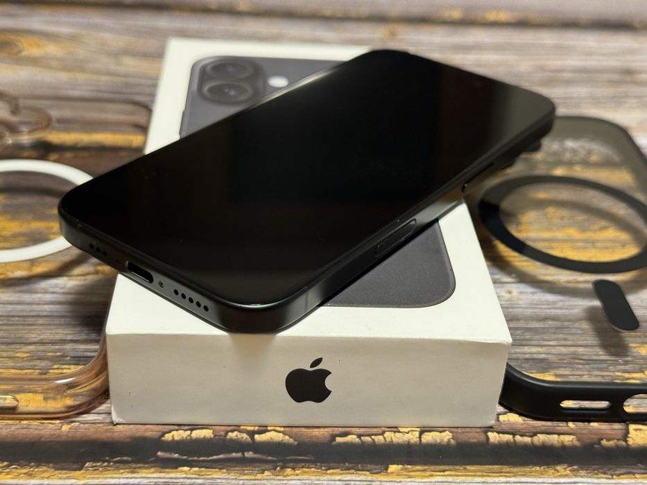 iPhone 16 Black 128GB – ca nou, garanție eMAG până în Decembrie 2026