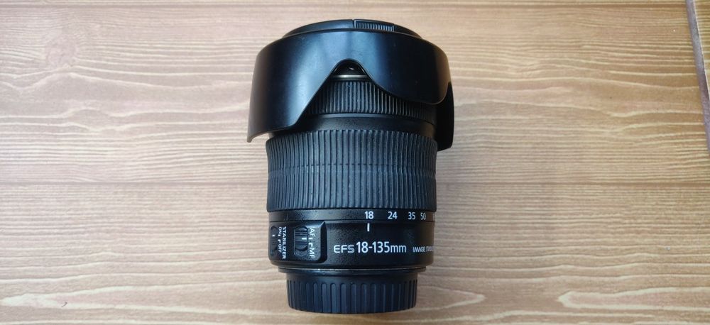 Canon 18-135  / 3.5-5,6 IS STM