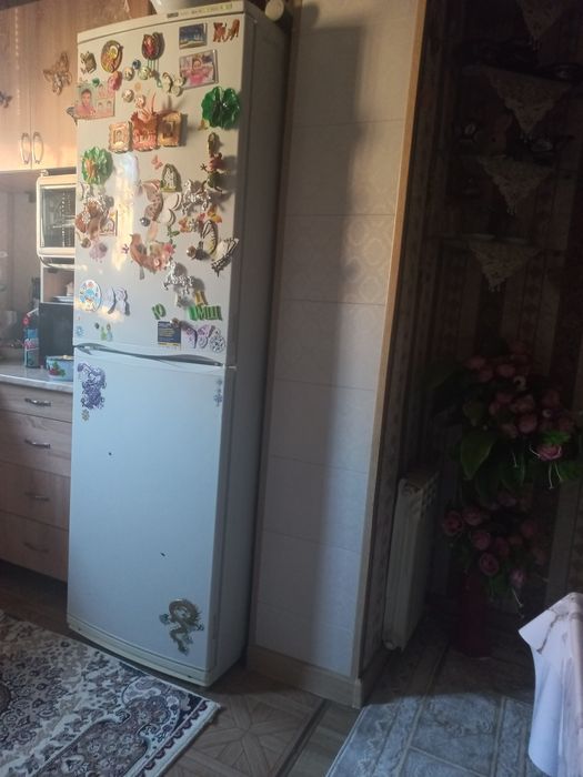 Продаётся холодильник в хорошем состоянии четыре морозилки