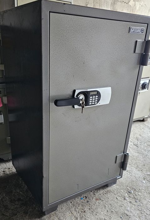 Огнеупорный сейф Safeguard кодовый электронный несгораемый большой