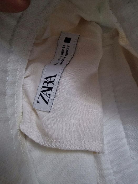 Vand pantaloni Zara albi L