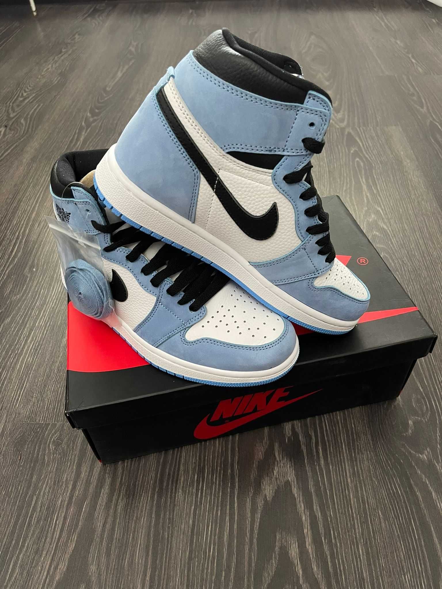 Jordan 1 Univeristy Blue Retro (Verificare Colet)