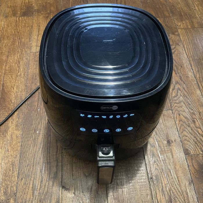 Airfryer switch on