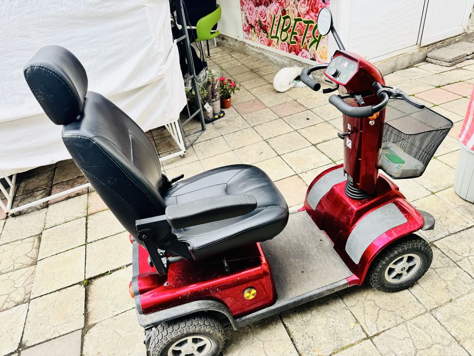 Триколка  червена