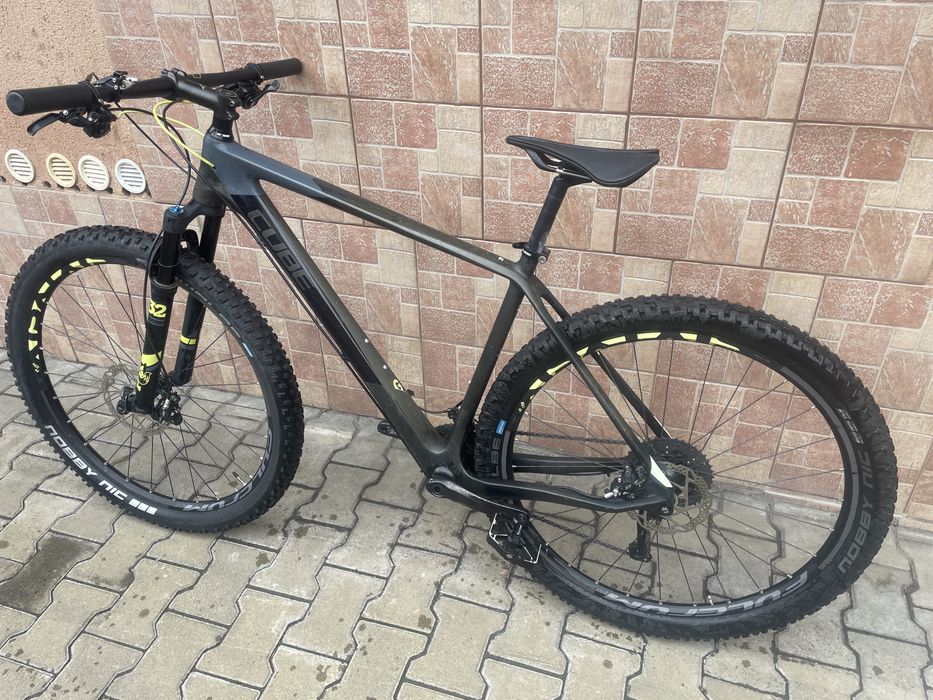 Bicicleta MTB"Cube"  Carbon 29-er XT Fox