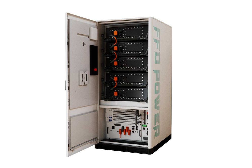 Индустриален Батериен шкаф (BESS) 100 kW / 233 kWh – All-in-One