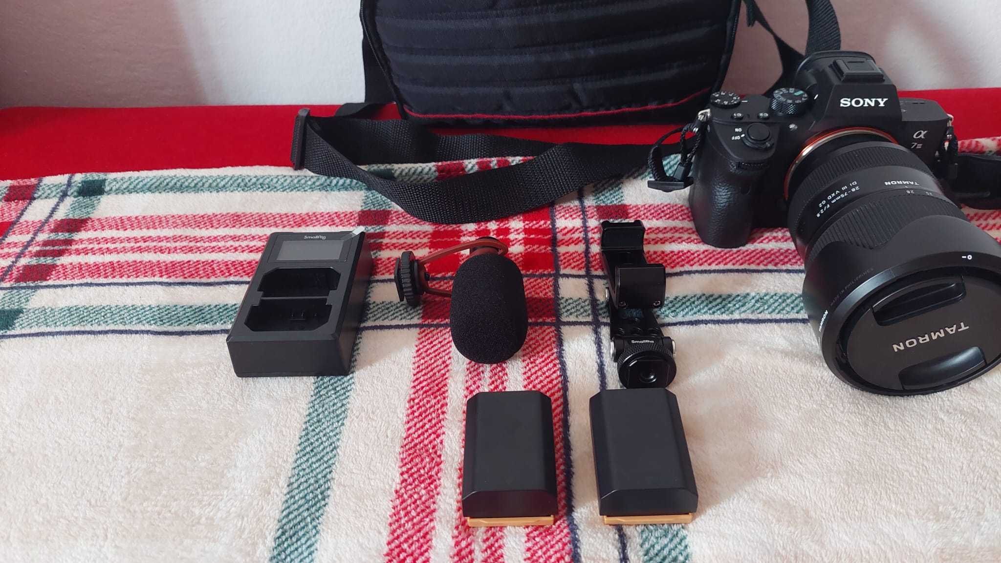 Aparat foto Sony A7III + Obiectiv Tamron 28-75mm F2.8 + accesorii