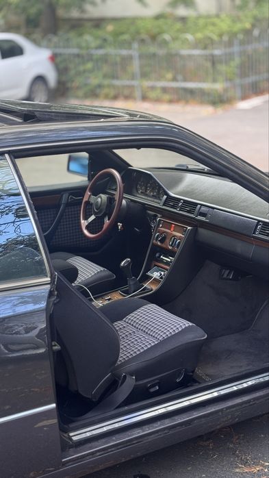 Mercedes Benz  w124 coupe