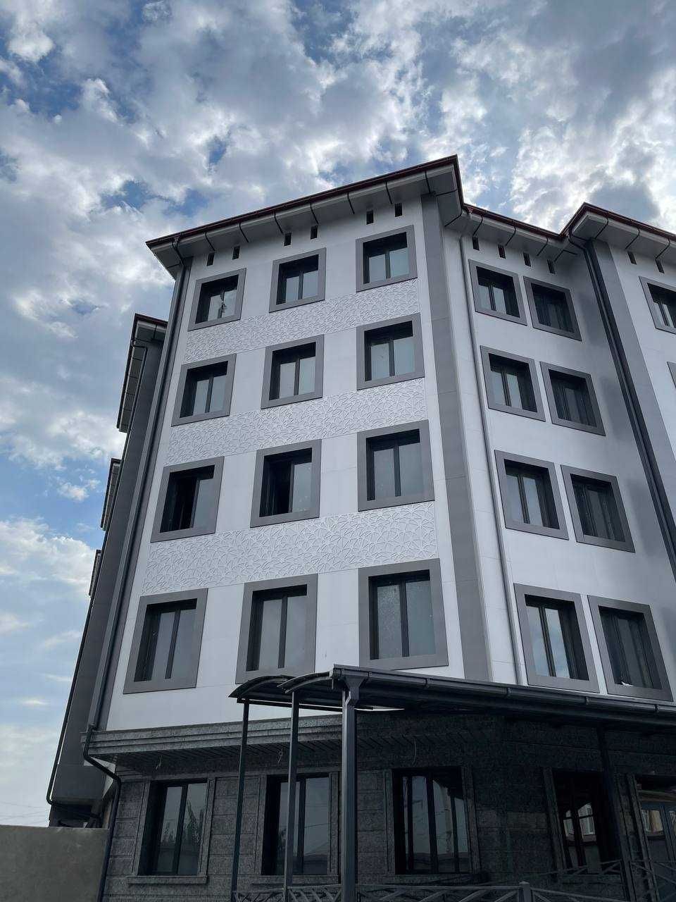 Сдается в аренду отдельно стоящее здание с парковкой под клинику
