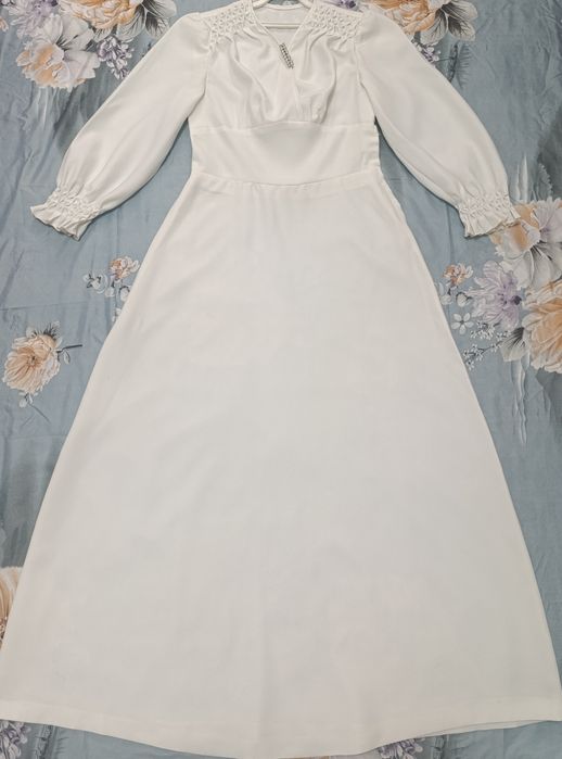 Платье вечернее белое