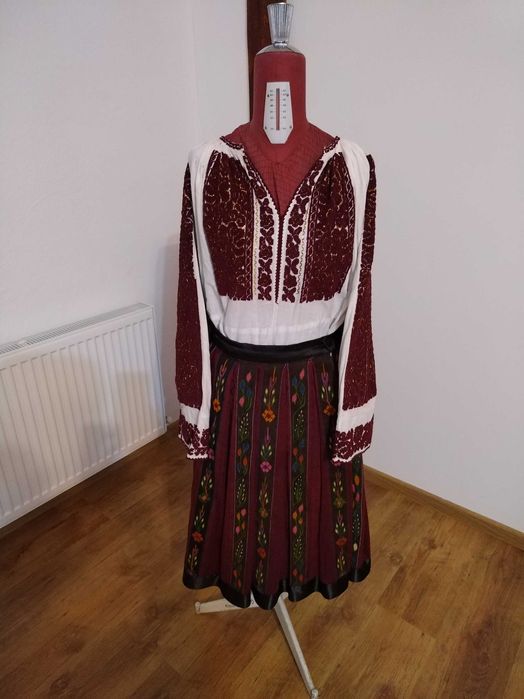 VÂLNIC superb bordo