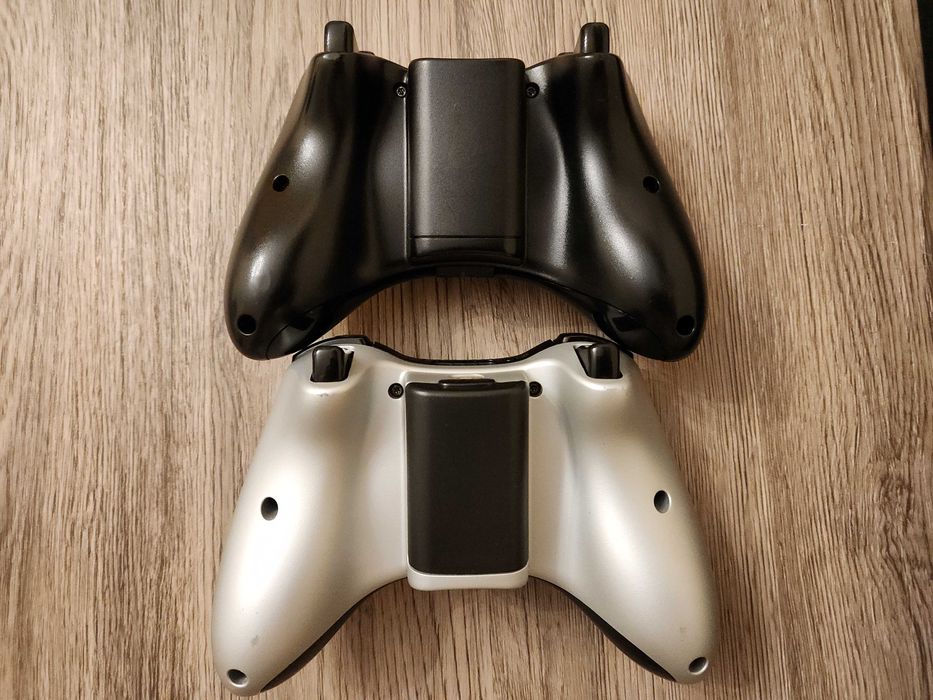 Controllere (manete) Gold si Silver pentru Xbox 360