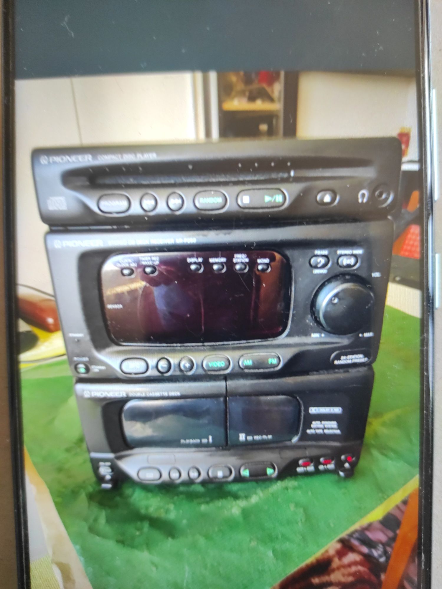 Combină muzicală Pioneer cu amplificator de mare putere încorporat