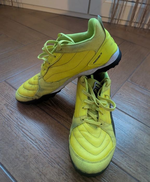 Ghete adidasi fotbal Puma 44.5