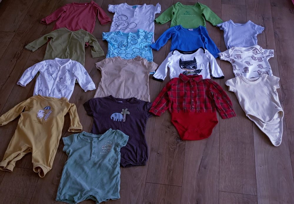 Lot body uri băieți 6/9 luni