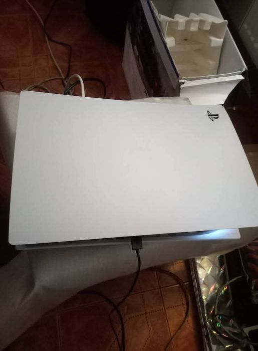 Vând playstation 5