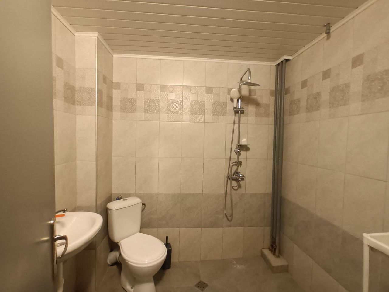Дава се под наем Двустаен апартамент в Пловдив, Център - 60 кв.м за 410 € - Снимка #5