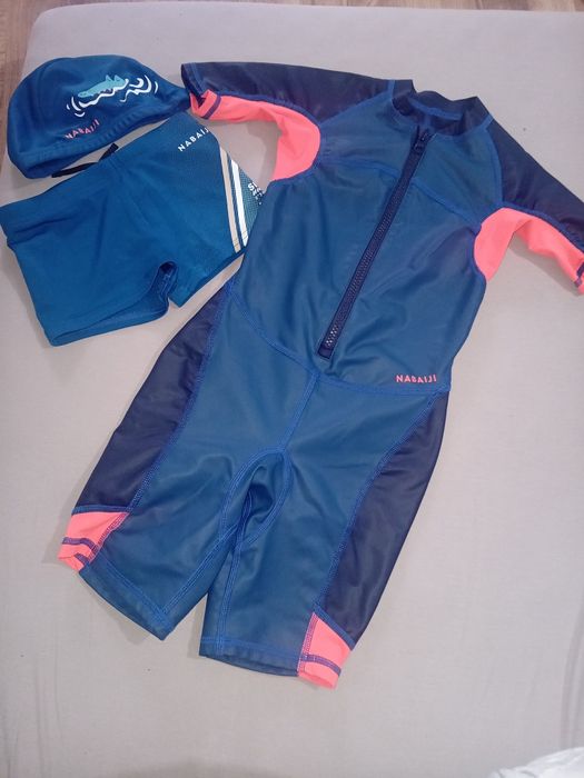 Vând costum de baie decathlon SPF 50+