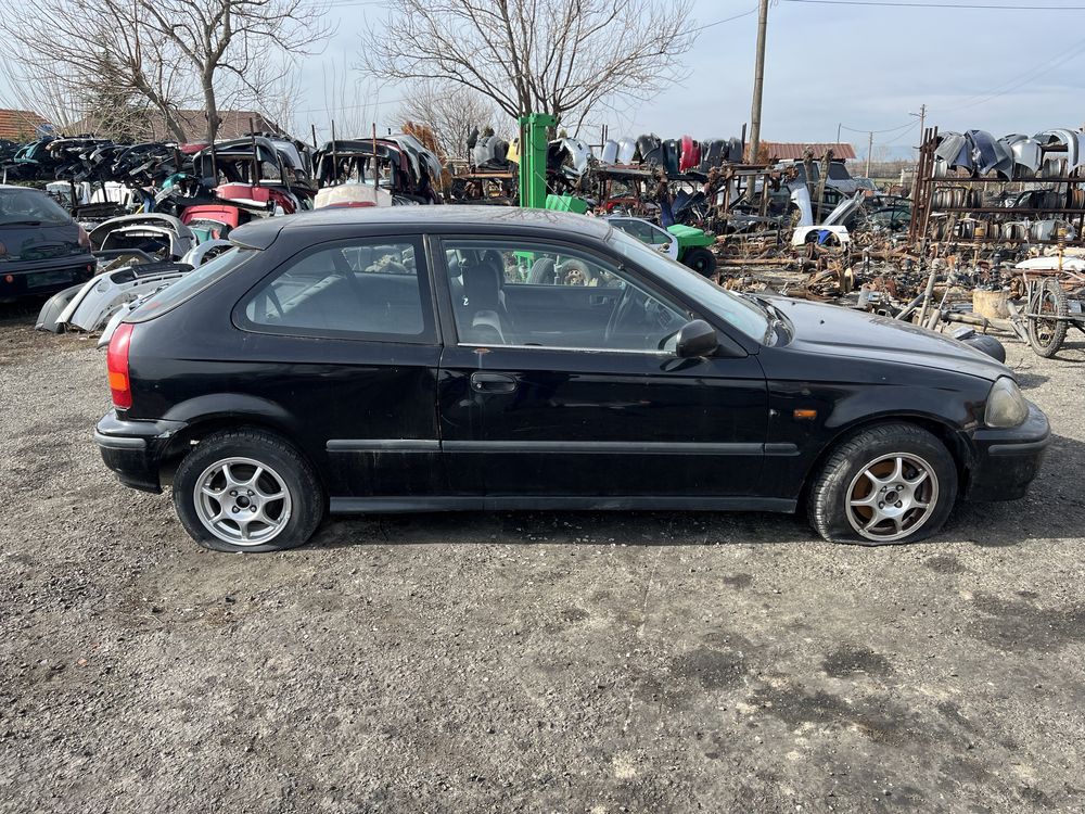 Honda Civic 1.4i на части