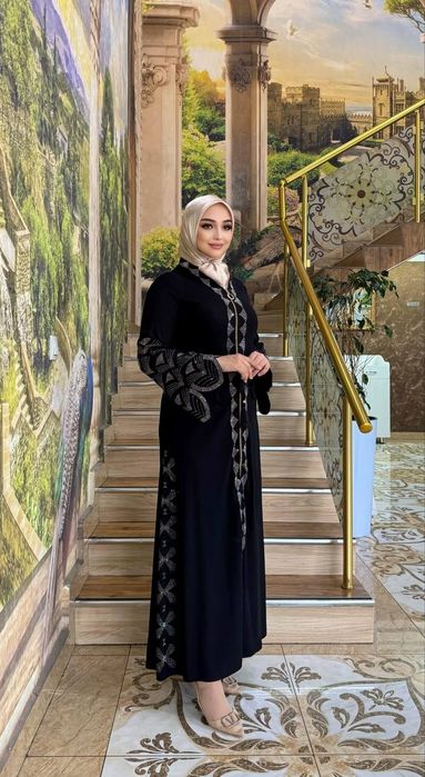 Ayollar uchun Abaya xalati sotuvda