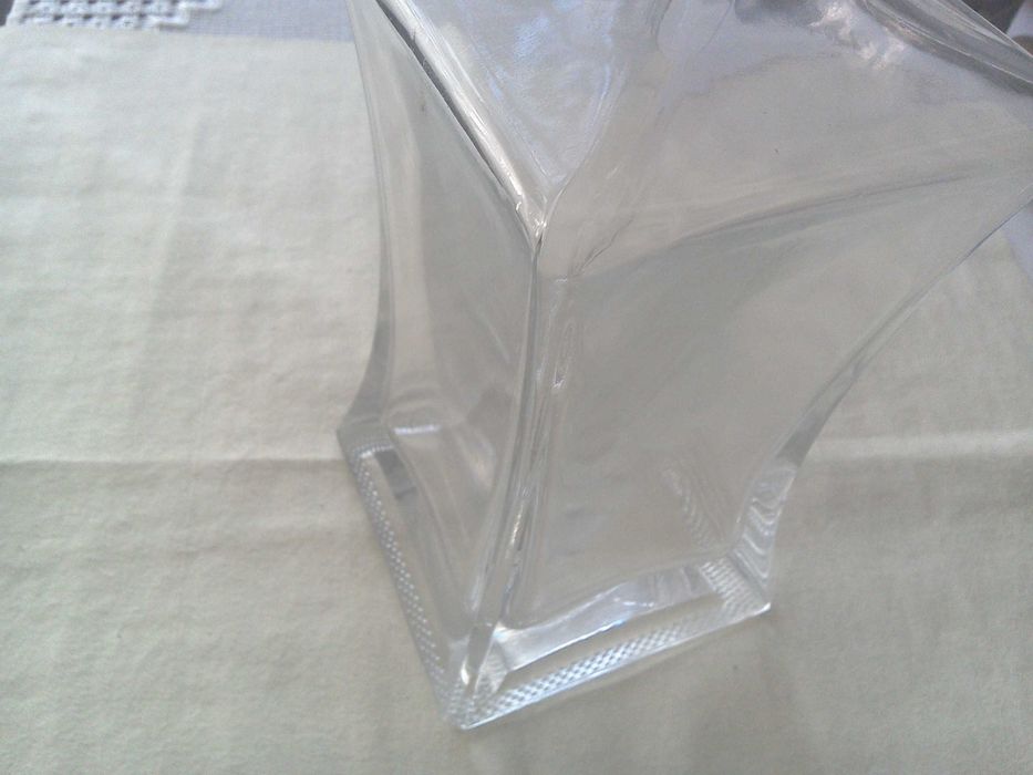Sticlă decantor cristal gros - 700 ml, formă artdeco, 24 cm cu dop