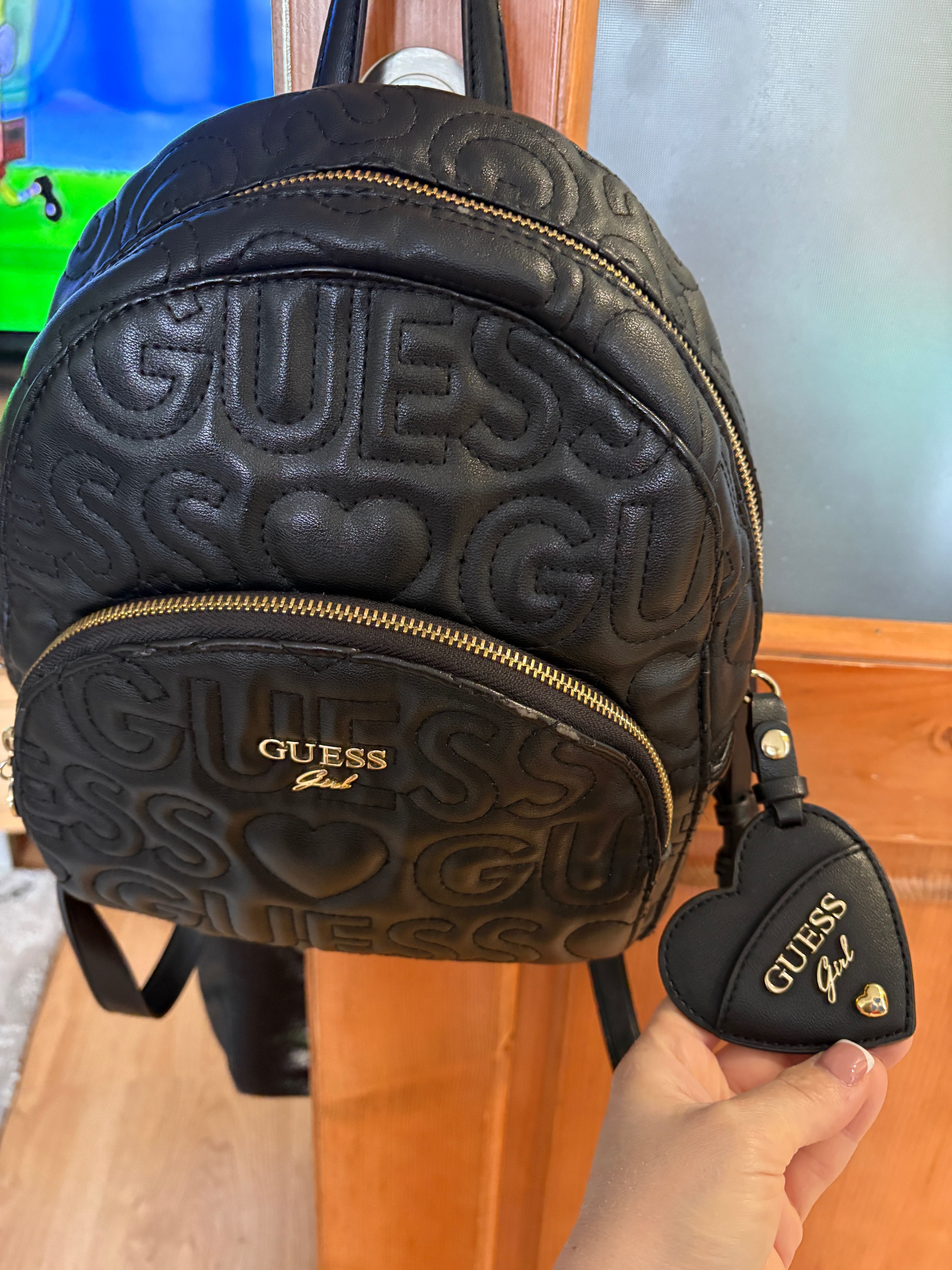 Дамска раница Guess