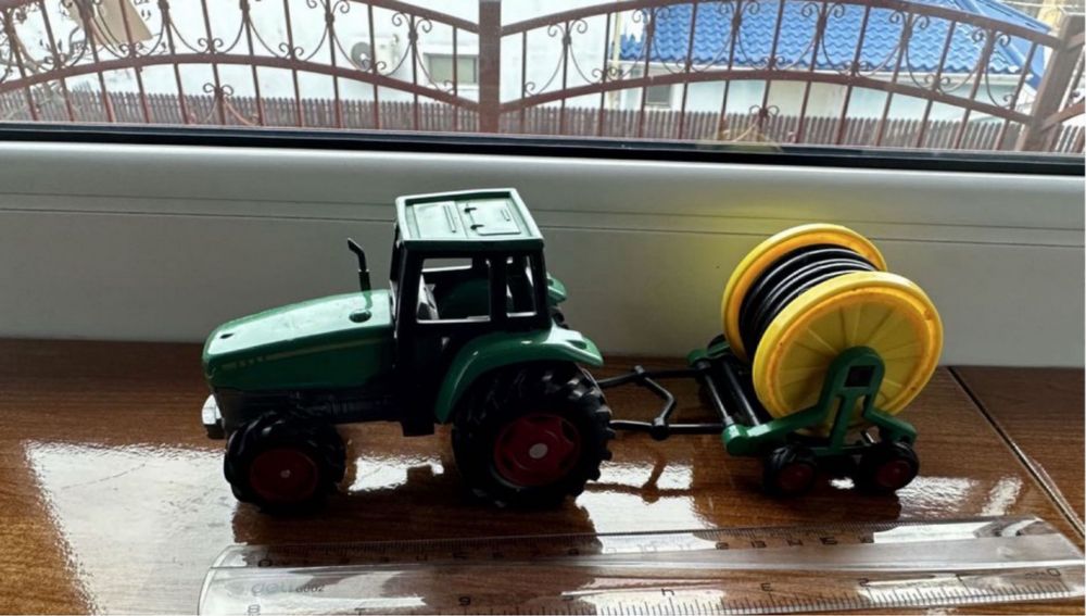 Machete auto Tractor cu remorca metalic scara 1/32