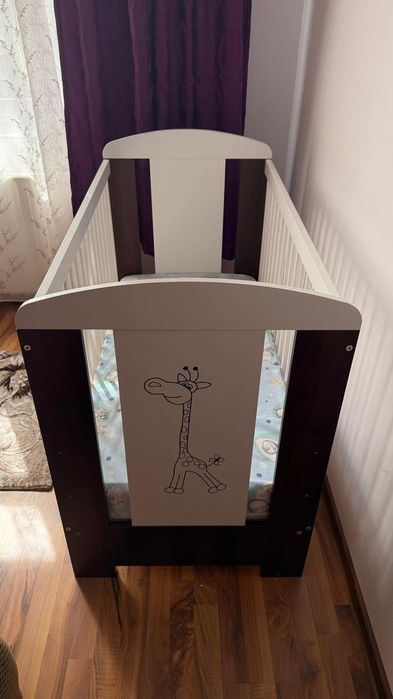 Vând pătuț in stare perfecă.