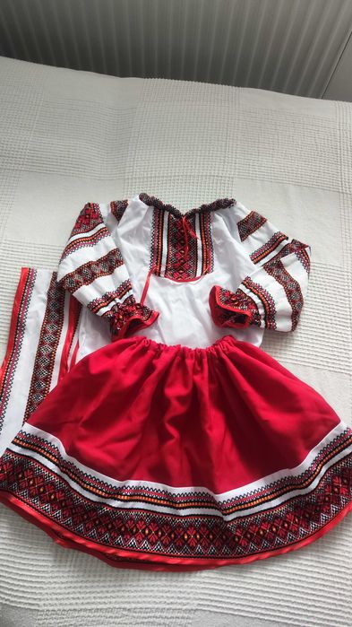 Costum popular fetita 3-4 ani