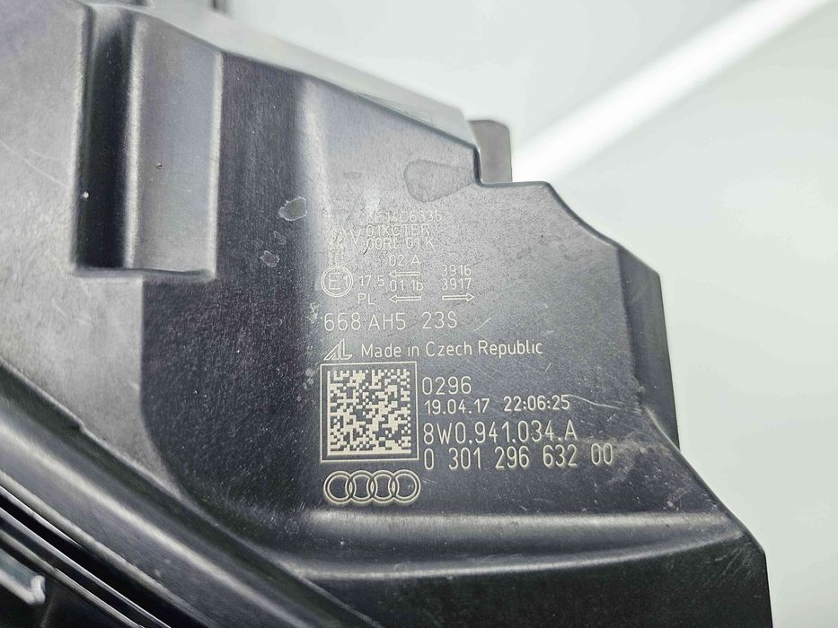 Far dreapta Audi A4 (8W2, B9) [Fabr 2015-2023] 8W0941034A