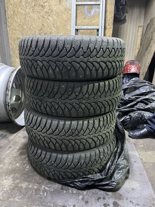 Зимние шины 205/55/16