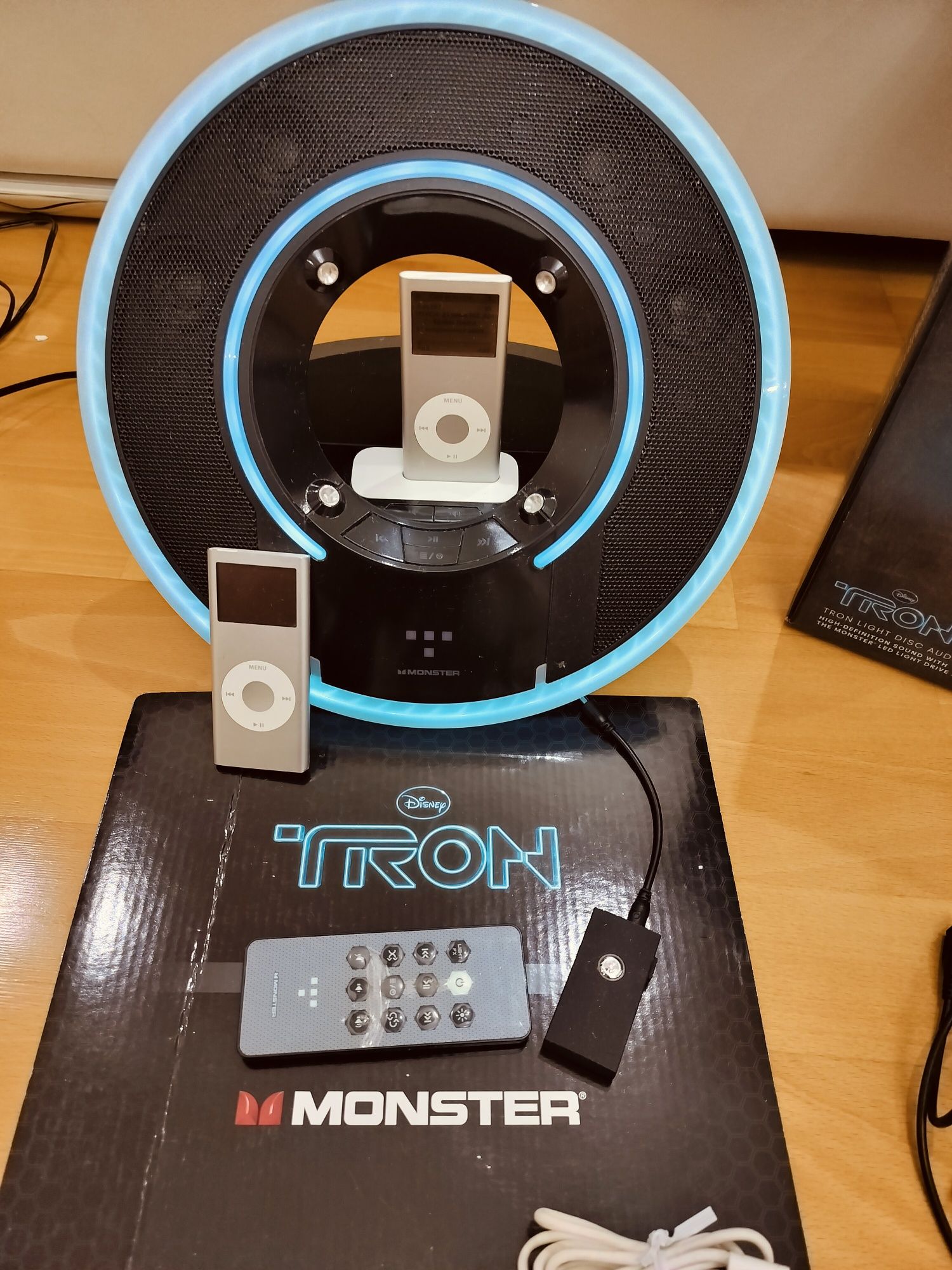 Акустическая Stereo система Monster TRON Light Disc Audio Dock (2.1)
