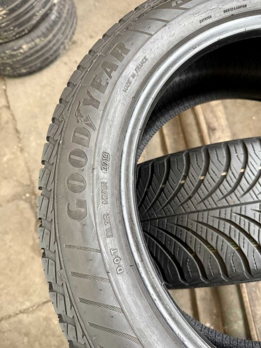 2x Anvelope All Season 215/55 R17 - GoodYear Vector 4 Season Gen.2 AO