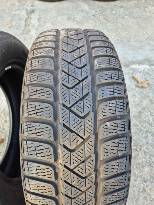 2 Anvelope IARNA - 215/60/16 - PIRELLI - Stare Foarte buna DOT 2023