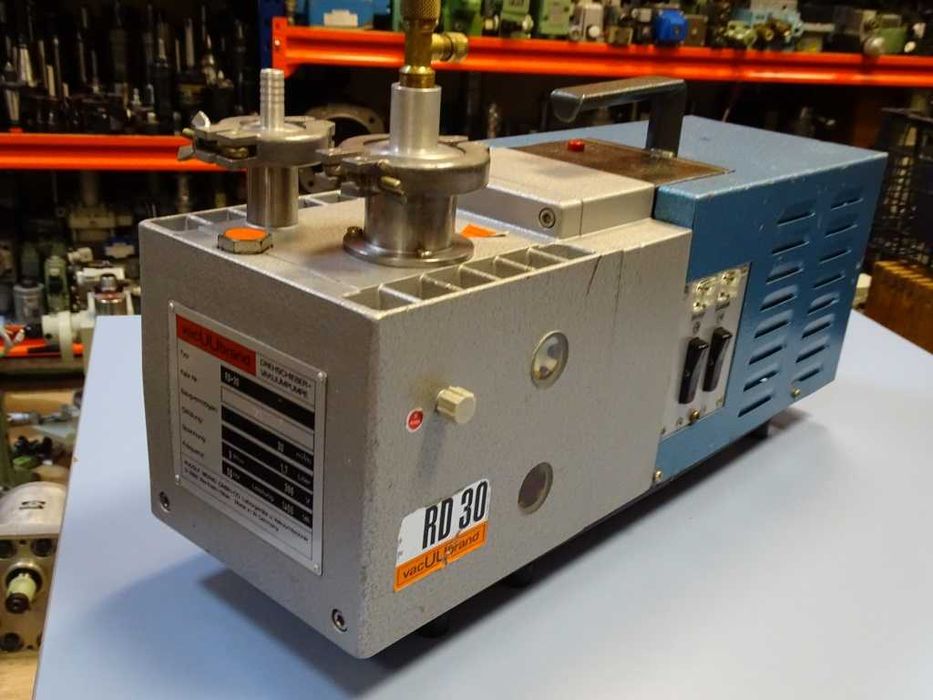 Вакуум помпа Vacuubrand RD-30 rotary vane pump 380V 30 m3/h