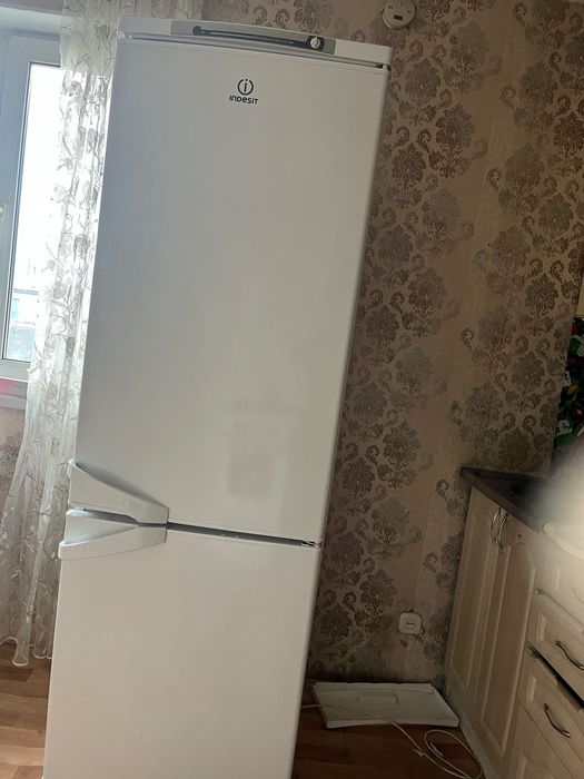 Срочно продам холодильник