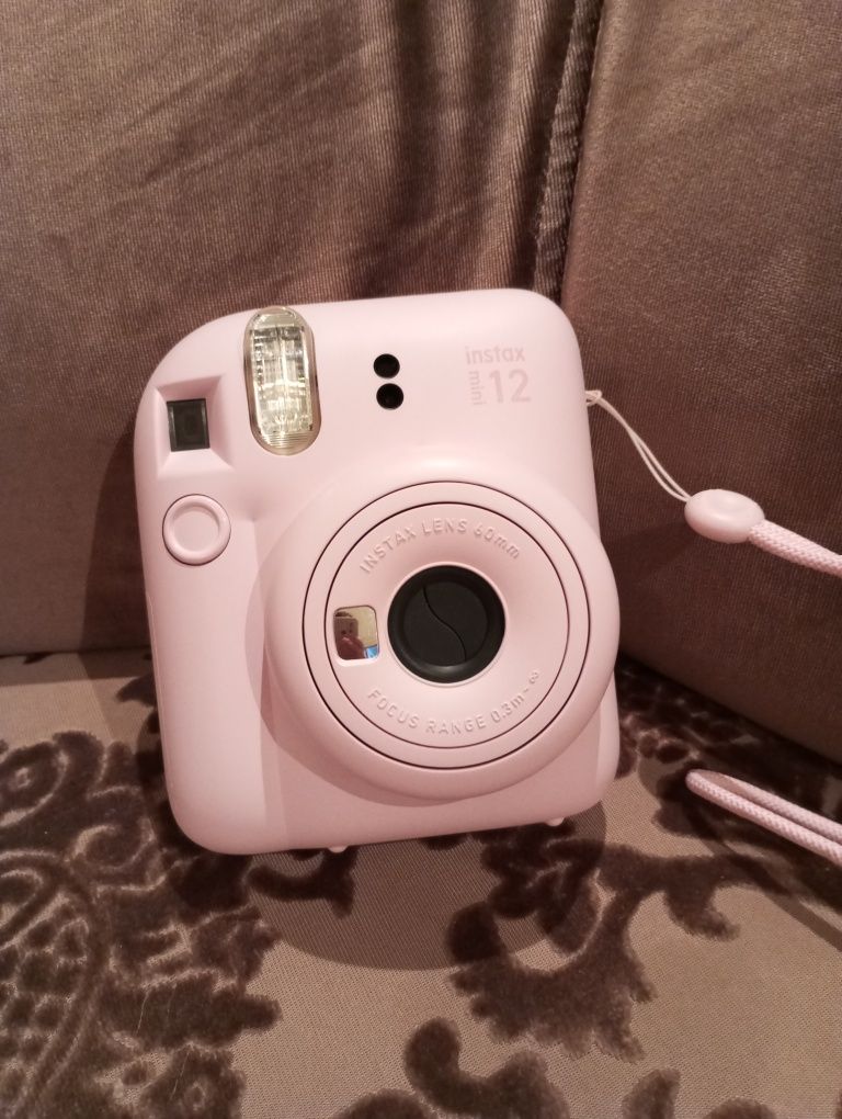 Instax 12mini фотопарат