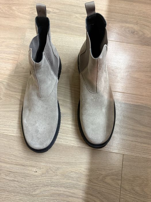 Продавам високи мъжки велурени обувки Calvin Klein