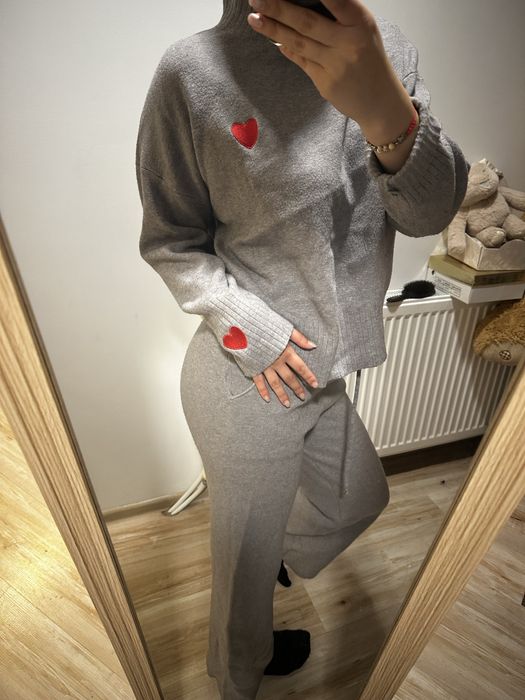 Два комплекта сив и лилав