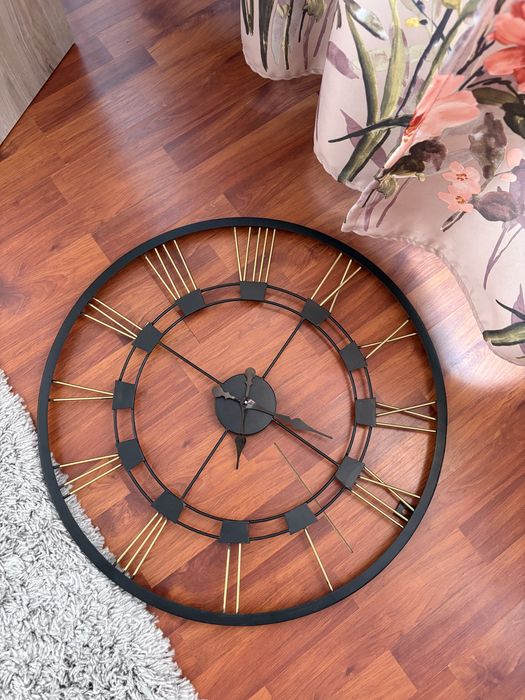 Ceas de perete Nou !
