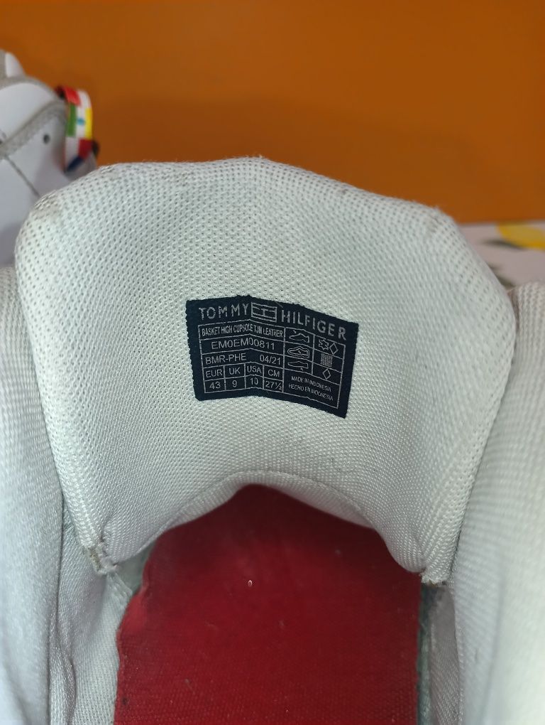 Tommy Hilfiger N 43 - 35 лв