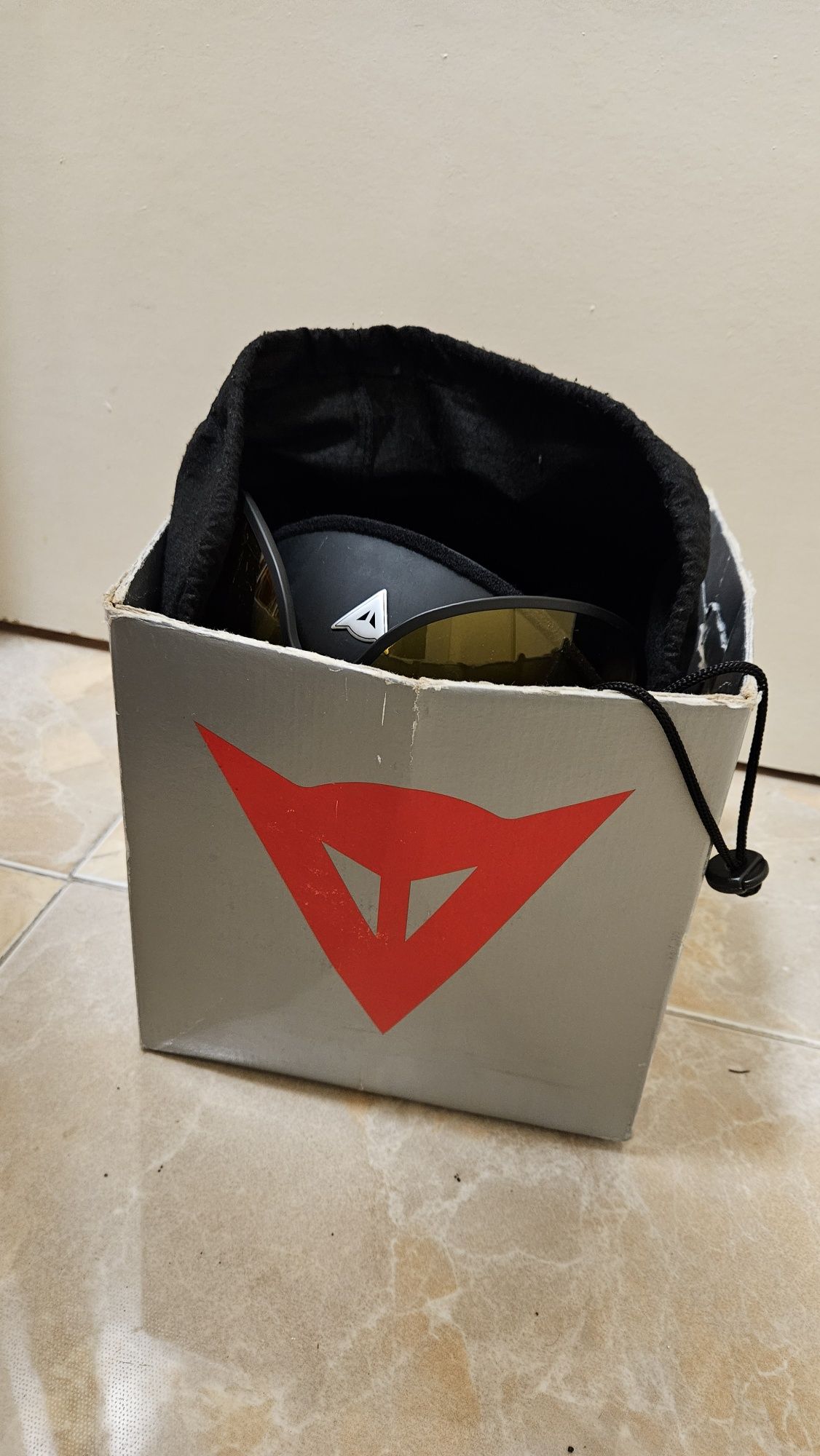 Каска за ски dainese