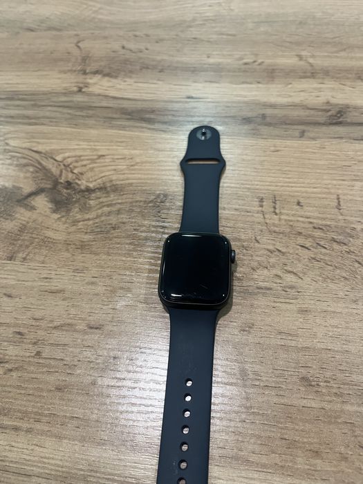 Продаются Apple Watch SE 44mm
