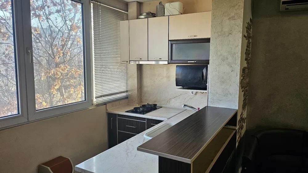 Дава се под наем Тристаен апартамент в Пловдив, Тракия - 73 кв.м за 400 € - Снимка #2