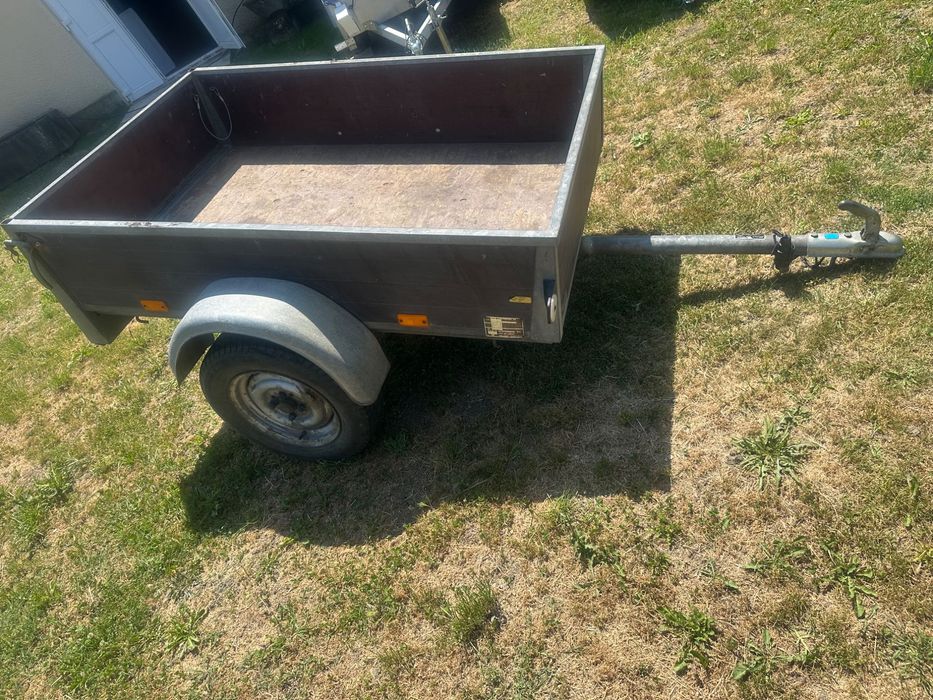 Vand remorca Saris de 600 kg