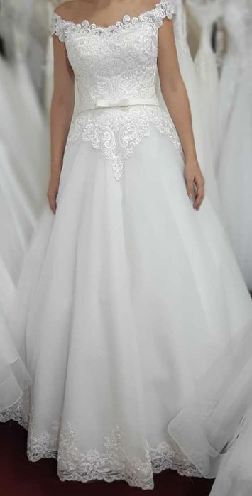Rochie mireasa (nepurtata) + voal